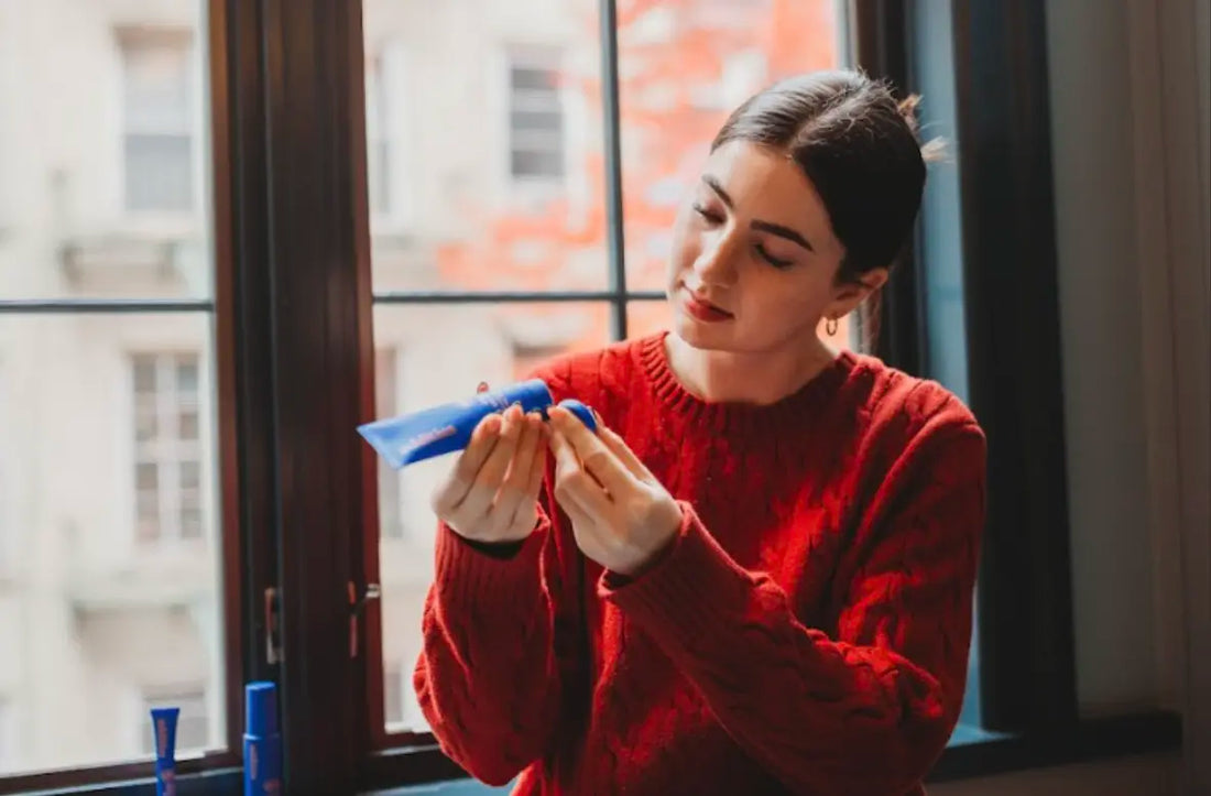 Combate el estrés y mejora tu piel: Cómo adaptar tu rutina facial para una piel radiante